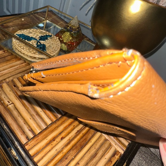 Vintage Genuine Leather Tan Kiss Lock Wallet - Picture 7 of 7